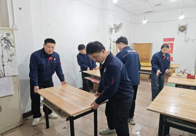 傳承雷鋒精神，勇于奉獻擔當